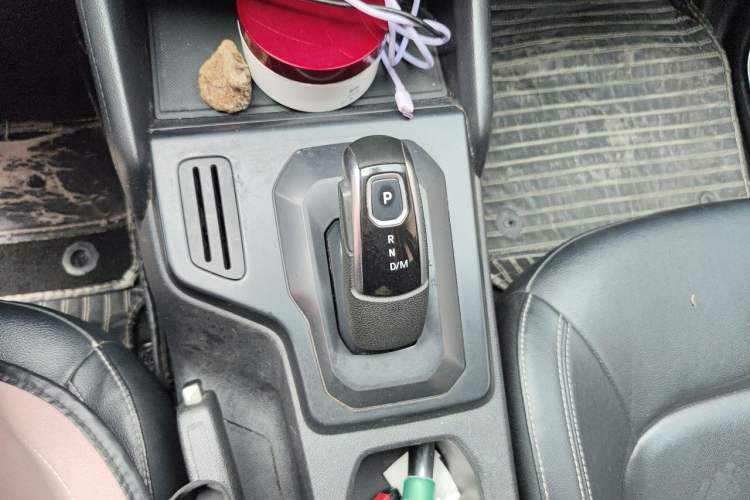 Used JMC Yuhu 7 2022 2.0T Automatic Diesel 4x4 Comfort Plus Long Wheelbase Gear Lever