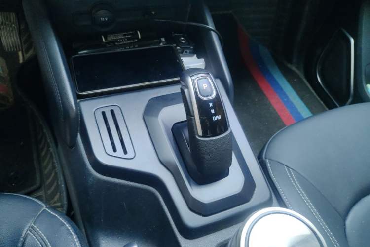 Used JMC Yuhu 7 2022 2.0T Automatic Diesel Two-Wheel Drive Comfort Plus Long Wheelbase Gear Lever