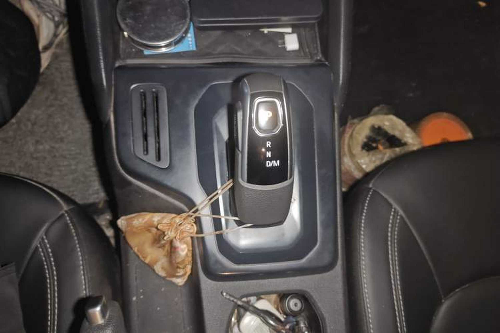 Used JMC Yuhu 7 2022 2.0T Automatic Diesel Two-Wheel Drive Comfort Version Standard Wheelbase Gear Lever