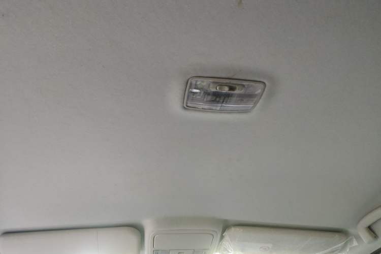 Used JMC Yuhu 7 2022 2.0T Automatic Diesel Two-Wheel Drive Comfort Plus Long Wheelbase Headliner