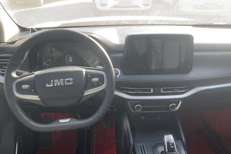 Used JMC Yuhu 7 2022 2.0T Automatic Diesel 4x4 Comfort Edition Standard Wheelbase Interior 1