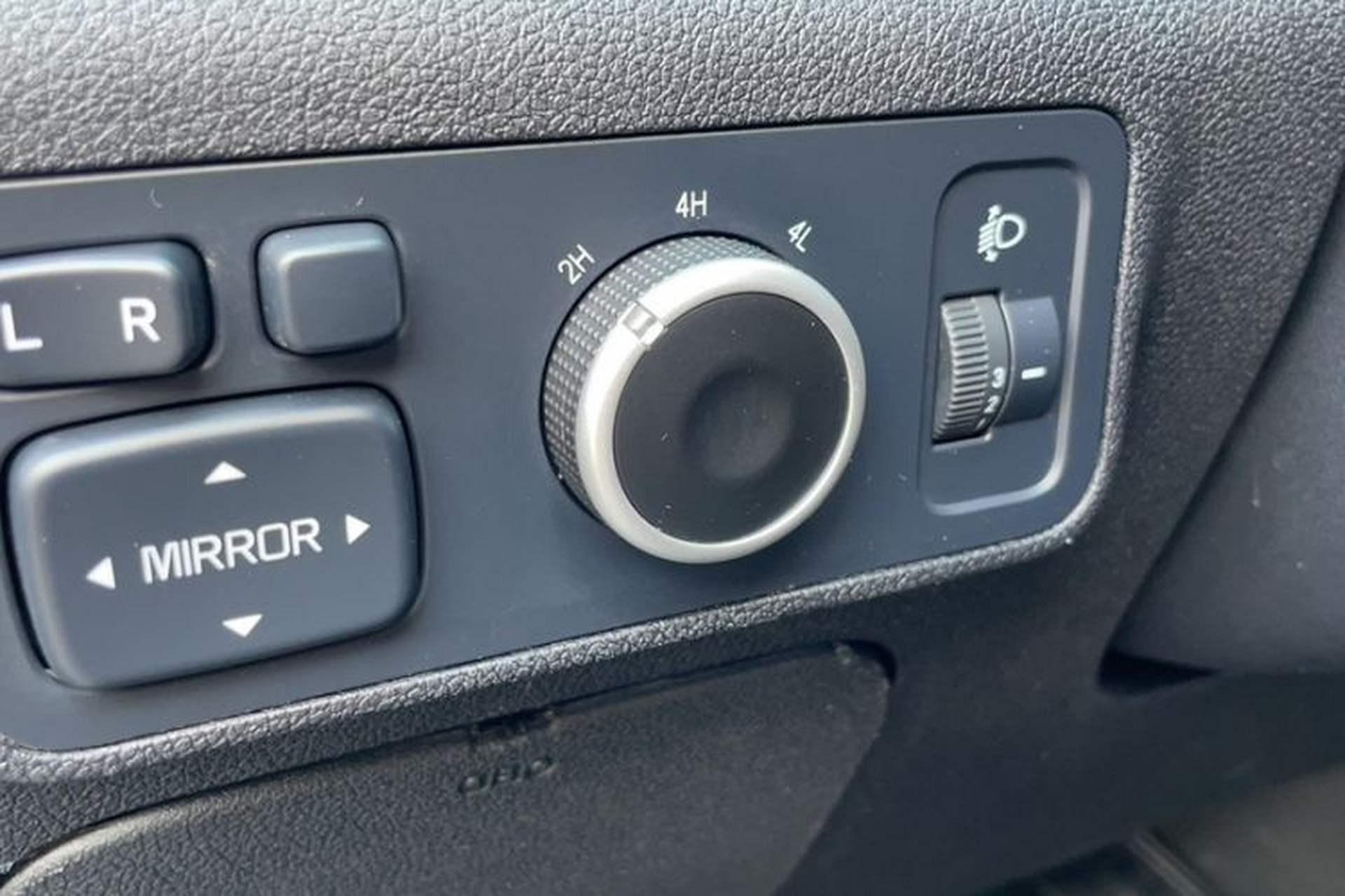 Used JMC Yuhu 7 2022 2.0T Manual Diesel 4x4 Comfort Version Standard Wheelbase Interior 2