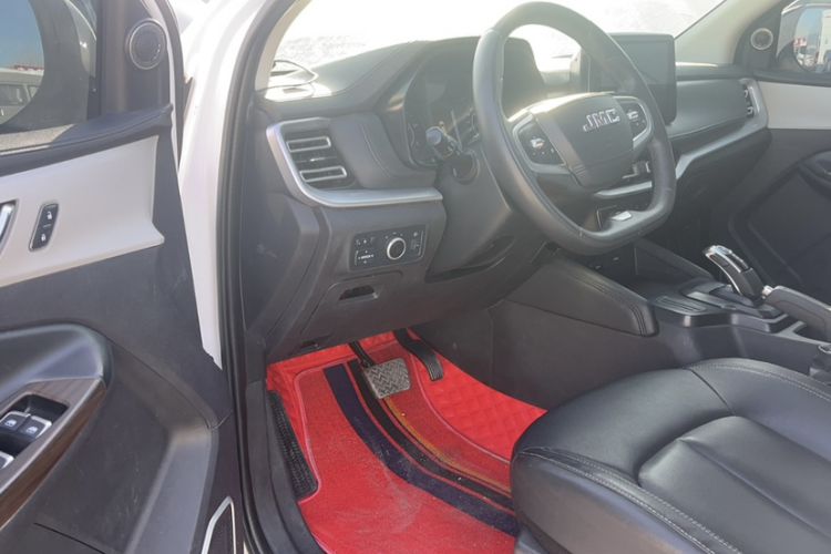 Used JMC Yuhu 7 2022 2.0T Automatic Diesel 4x4 Comfort Edition Standard Wheelbase Interior 2