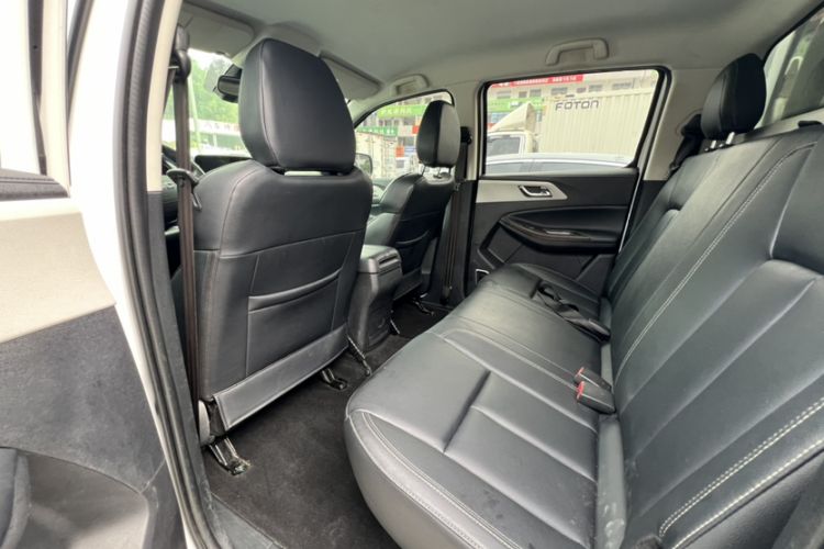 Used JMC Yuhu 7 2022 2.0T Automatic Diesel 4x4 Comfort Edition Standard Wheelbase Interior 3