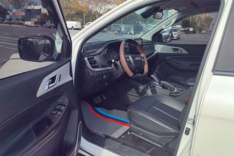 Used JMC Yuhu 7 2022 2.0T Automatic Diesel 4x4 Comfort Edition Standard Wheelbase Interior 3