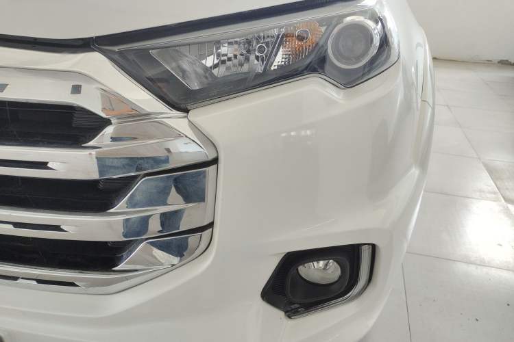 Used JMC Yuhu 7 2022 2.0T Manual Diesel 4x4 Comfort Plus Long Wheelbase Left Front Headlight