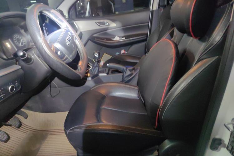 Used JMC Yuhu 7 2022 2.0T Manual Diesel 4x4 Comfort Version Standard Wheelbase Left Front Seat
