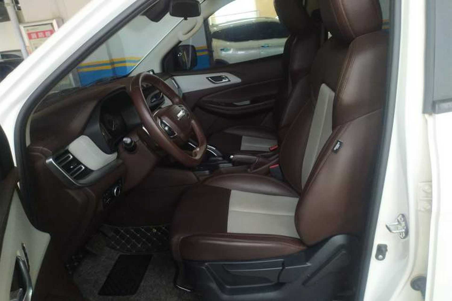 Used JMC Yuhu 7 2022 2.0T Automatic Gasoline 4x4 Comfort Edition Standard Wheelbase JX4G20A6L Left Front Seat