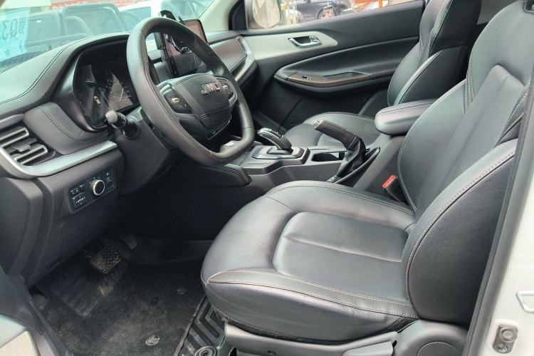 Used JMC Yuhu 7 2022 2.0T Automatic Diesel 4x4 Comfort Edition Standard Wheelbase Left Front Seat