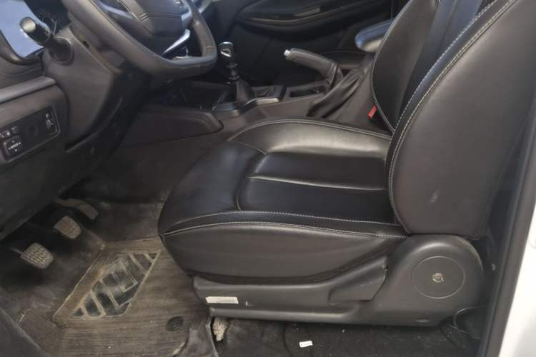 Used JMC Yuhu 7 2022 2.0T Manual Diesel Two-Wheel Drive Comfort Plus Long Wheelbase Left Front Seat