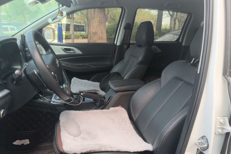Used JMC Yuhu 7 2022 2.0T Automatic Gasoline 4x4 Comfort Edition Standard Wheelbase JX4G20A6L Left Front Seat