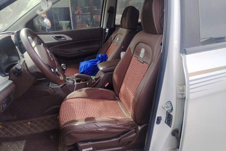 Used JMC Yuhu 7 2022 2.0T Manual Diesel Two-Wheel Drive Comfort Plus Long Wheelbase Left Front Seat