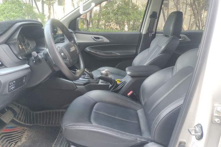 Used JMC Yuhu 7 2022 2.0T Automatic Diesel Two-Wheel Drive Comfort Plus Long Wheelbase Left Front Seat