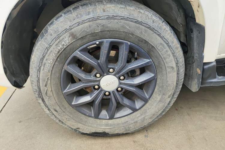 Used JMC Yuhu 7 2022 2.0T Manual Gasoline 4x4 Comfort Plus Long Wheelbase JX4G20A6L Left Front Wheel Hub