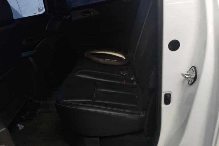 Used JMC Yuhu 7 2022 2.0T Manual Diesel Two-Wheel Drive Comfort Plus Long Wheelbase Left Rear Seat