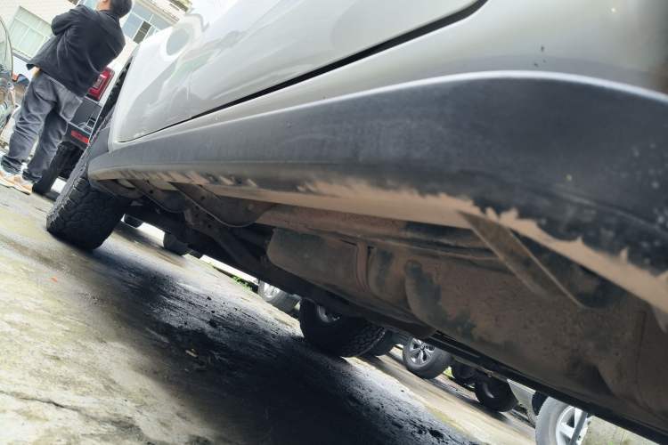 Used JMC Yuhu 7 2022 2.0T Automatic Diesel 4x4 Comfort Edition Standard Wheelbase Left Side Sill