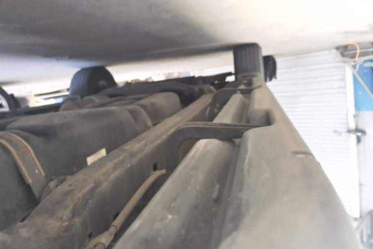 Used JMC Yuhu 7 2022 2.0T Manual Diesel Two-Wheel Drive Comfort Plus Long Wheelbase Left Side Sill