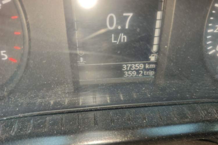 Used JMC Yuhu 7 2022 2.0T Manual Diesel Two-Wheel Drive Comfort Version Standard Wheelbase Odometer Close Up