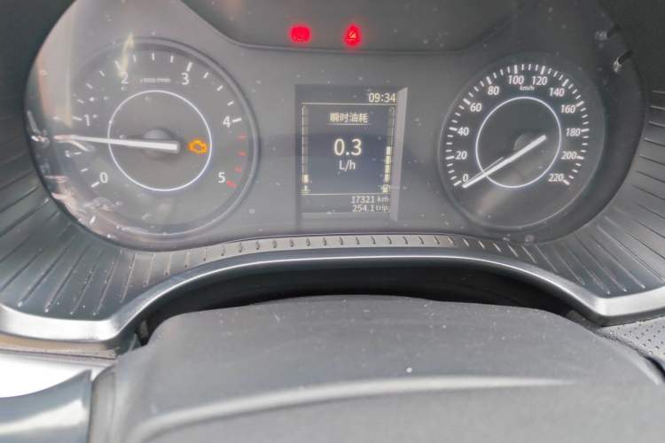 Used JMC Yuhu 7 2022 2.0T Manual Diesel Two-Wheel Drive Comfort Plus Long Wheelbase Odometer Close Up