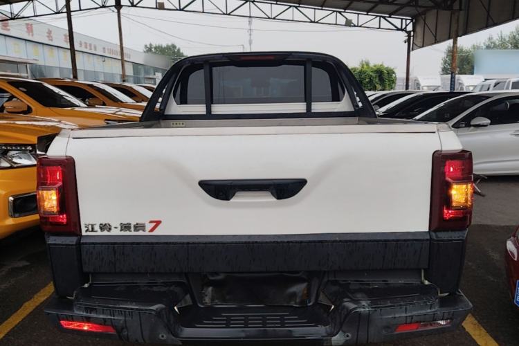 Used JMC Yuhu 7 2022 2.0T Manual Diesel Two-Wheel Drive Comfort Version Standard Wheelbase Rear