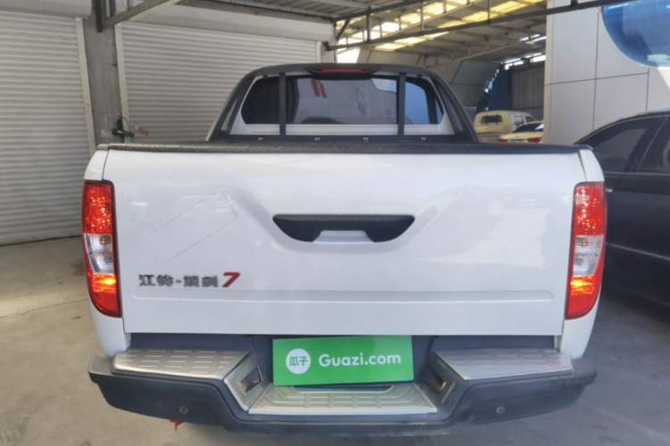 Used JMC Yuhu 7 2022 2.0T Manual Diesel Two-Wheel Drive Comfort Plus Long Wheelbase Rear
