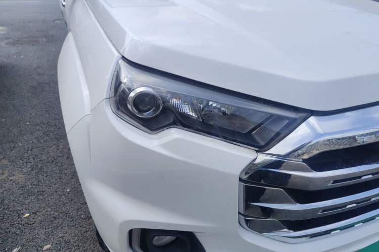 Used JMC Yuhu 7 2022 2.0T Manual Diesel 4x4 Comfort Version Standard Wheelbase Right Front Headlight