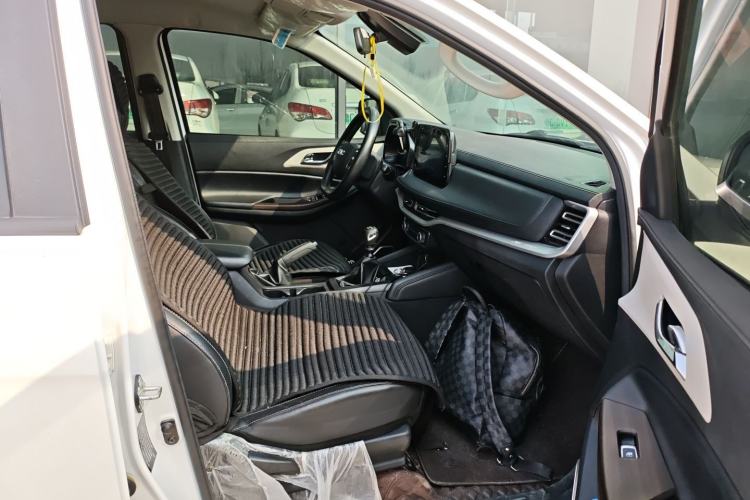 Used JMC Yuhu 7 2022 2.0T Manual Diesel Two-Wheel Drive Comfort Version Standard Wheelbase Right Front Seat