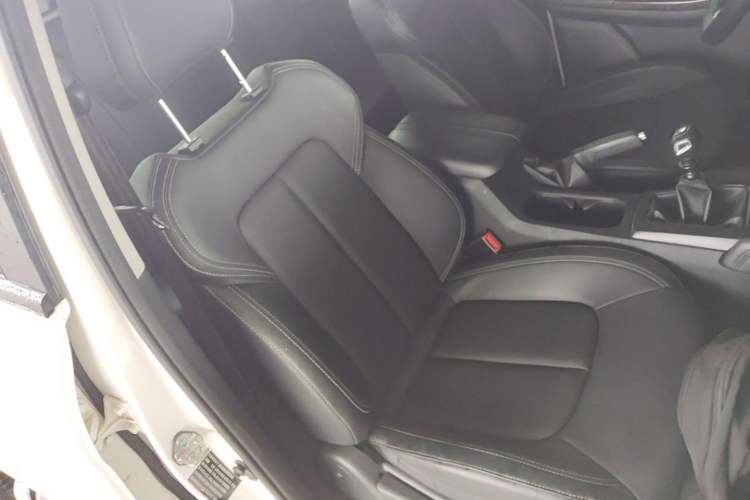 Used JMC Yuhu 7 2022 2.0T Manual Diesel Two-Wheel Drive Comfort Version Standard Wheelbase Right Front Seat