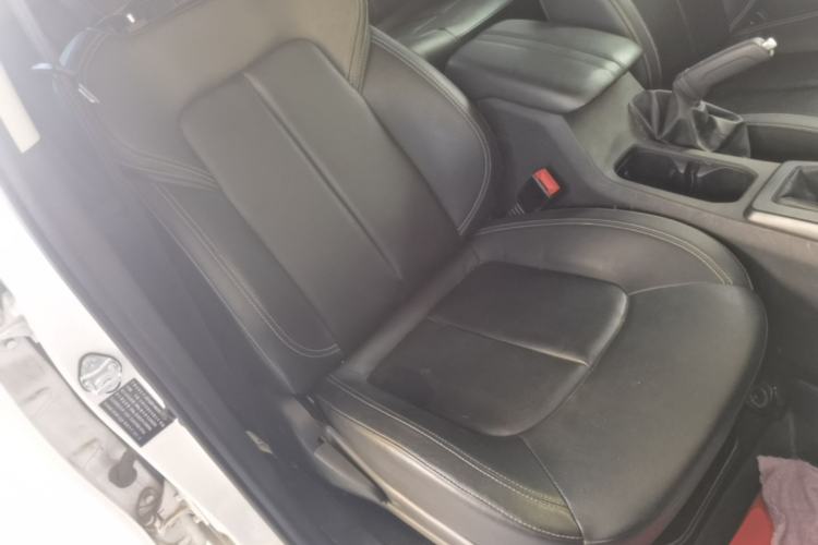 Used JMC Yuhu 7 2022 2.0T Manual Diesel Two-Wheel Drive Comfort Plus Long Wheelbase Right Front Seat