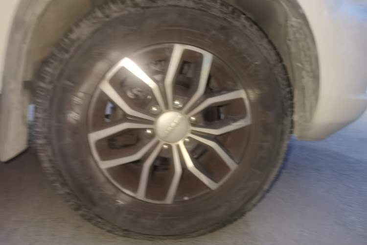Used JMC Yuhu 7 2022 2.0T Automatic Gasoline 4x4 Comfort Plus Long Wheelbase JX4G20A6L Right Front Wheel Hub