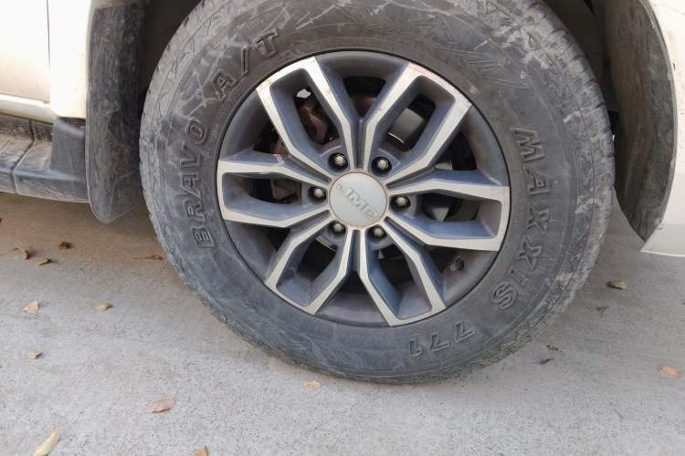 Used JMC Yuhu 7 2022 2.0T Automatic Diesel 4x4 Comfort Plus Long Wheelbase Right Front Wheel Hub