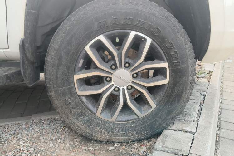Used JMC Yuhu 7 2022 2.0T Automatic Gasoline 4x4 Comfort Edition Standard Wheelbase JX4G20A6L Right Front Wheel Hub