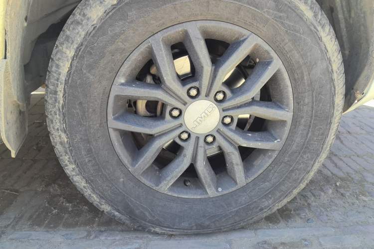 Used JMC Yuhu 7 2022 2.0T Manual Diesel Two-Wheel Drive Comfort Version Standard Wheelbase Right Front Wheel Hub