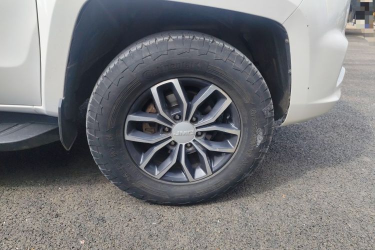 Used JMC Yuhu 7 2022 2.0T Manual Diesel 4x4 Comfort Version Standard Wheelbase Right Front Wheel Hub