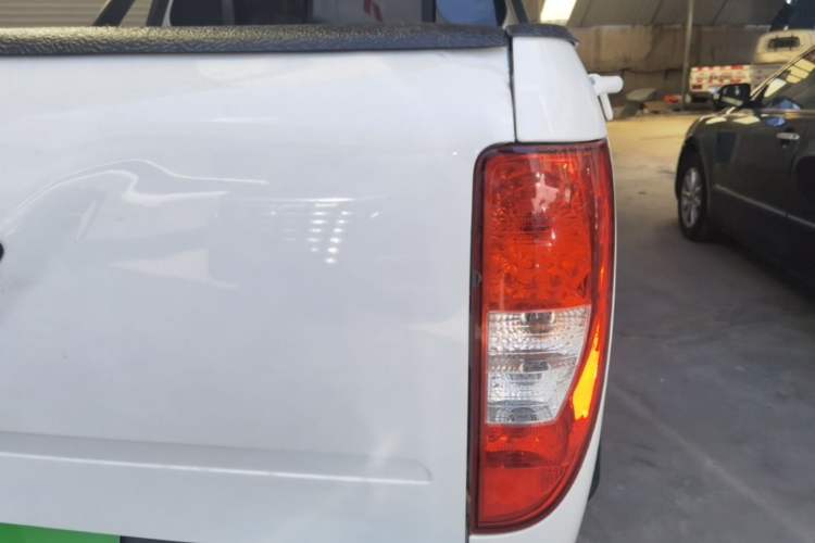 Used JMC Yuhu 7 2022 2.0T Manual Diesel Two-Wheel Drive Comfort Plus Long Wheelbase Right Rear Taillight