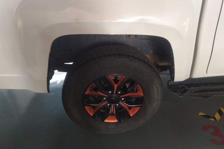 Used JMC Yuhu 7 2022 2.0T Automatic Gasoline 4x4 Comfort Edition Standard Wheelbase JX4G20A6L Right Rear Wheel Hub