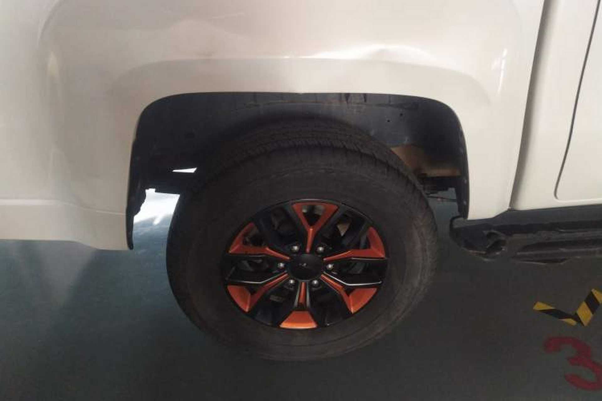 Used JMC Yuhu 7 2022 2.0T Automatic Gasoline 4x4 Comfort Edition Standard Wheelbase JX4G20A6L Right Rear Wheel Hub