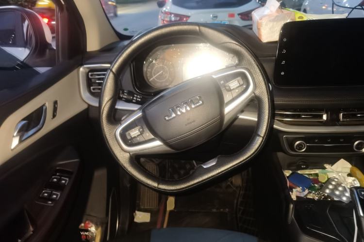Used JMC Yuhu 7 2022 2.0T Automatic Gasoline 4x4 Comfort Plus Long Wheelbase JX4G20A6L Steering Wheel