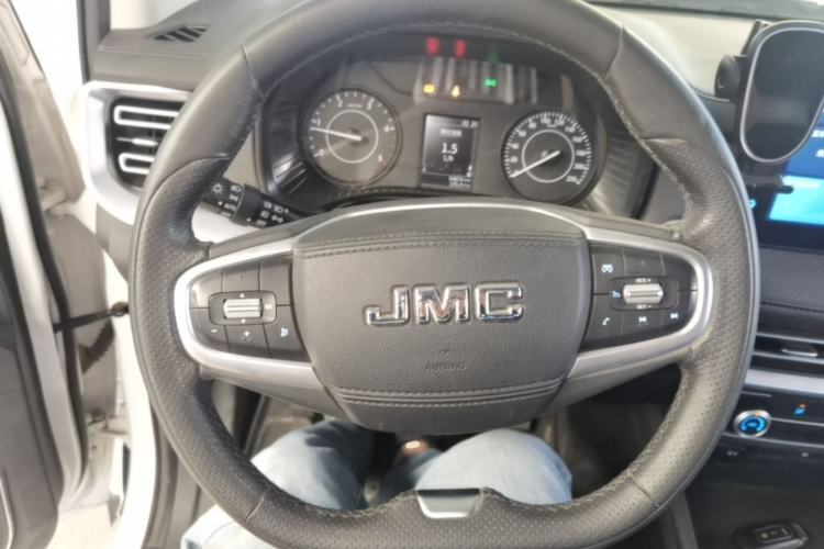 Used JMC Yuhu 7 2022 2.0T Manual Diesel Two-Wheel Drive Comfort Plus Long Wheelbase Steering Wheel