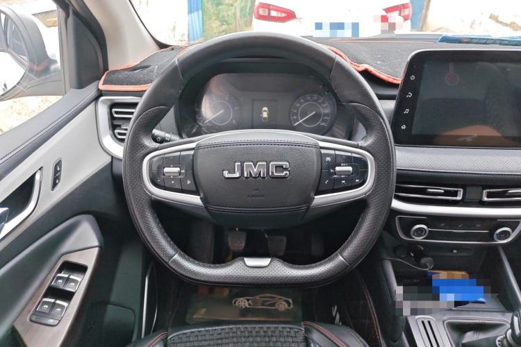 Used JMC Yuhu 7 2022 2.0T Manual Diesel Two-Wheel Drive Comfort Plus Long Wheelbase Steering Wheel
