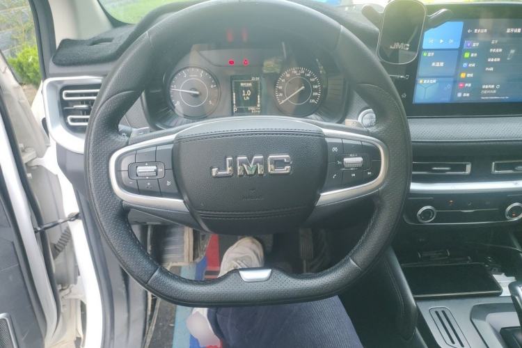 Used JMC Yuhu 7 2022 2.0T Automatic Diesel Two-Wheel Drive Comfort Plus Long Wheelbase Steering Wheel