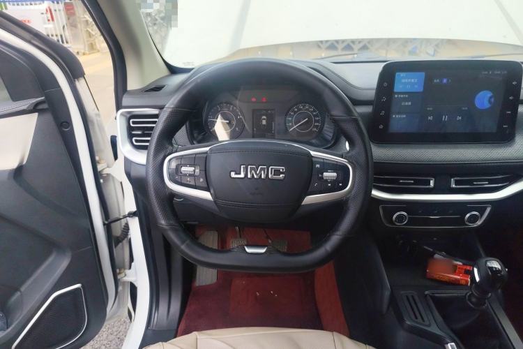 Used JMC Yuhu 7 2022 2.0T Manual Diesel 4x4 Comfort Version Standard Wheelbase Steering Wheel