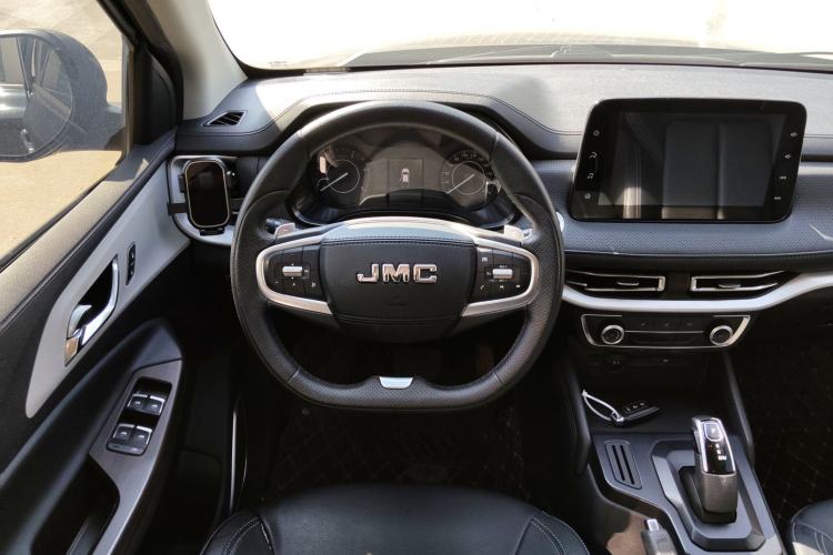 Used JMC Yuhu 7 2023 2.0T Automatic Diesel Two-Wheel Drive Comfort Version Standard Wheelbase Steering Wheel