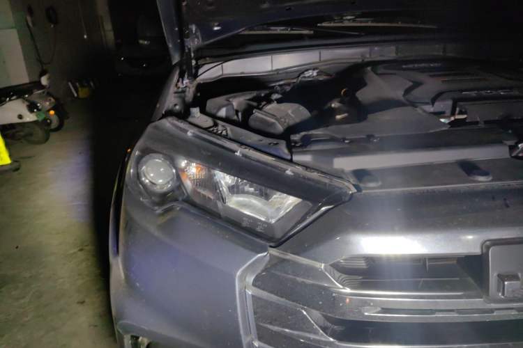 Used JMC Yuhu 7 2023 2.0T Manual Diesel 4x4 Comfort Plus Long Wheelbase Right Front Headlight