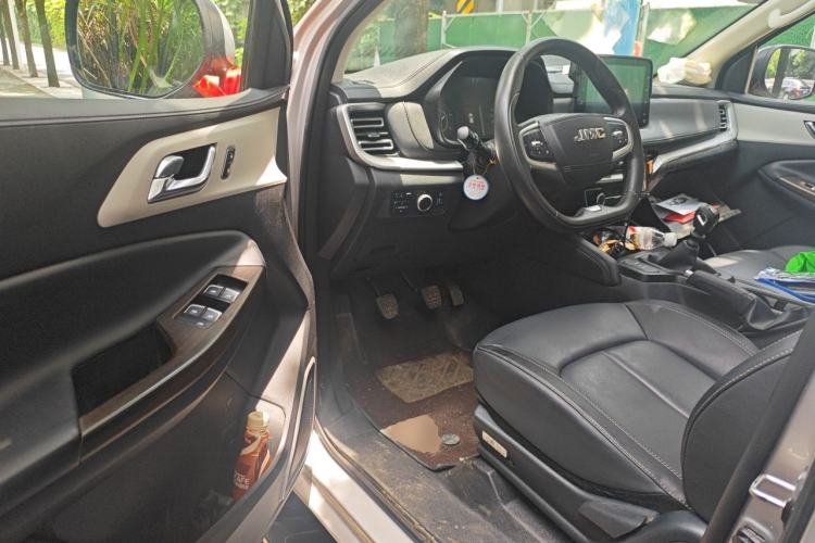Used JMC Yuhu 7 2023 2.0T Manual Diesel 4x4 Comfort Plus Long Wheelbase Driver Seat