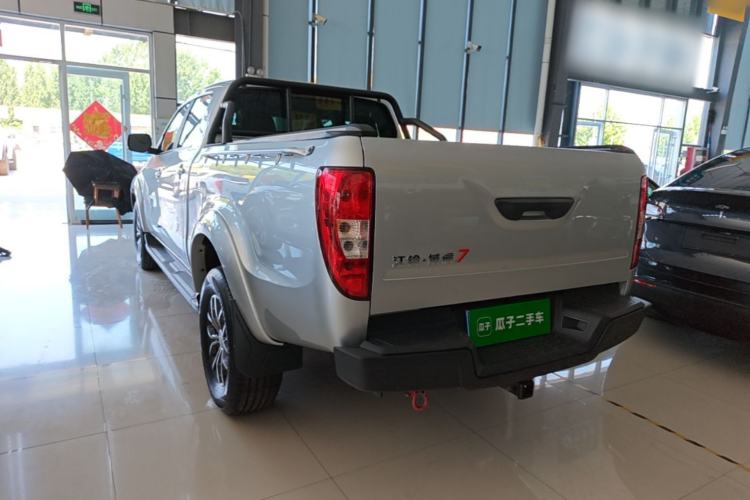 Used JMC Yuhu 7 2023 2.0T Automatic Diesel Two-Wheel-Drive Comfort Edition with Long Wheelbase and Flat-Bottom Cargo Bed Exterior 2