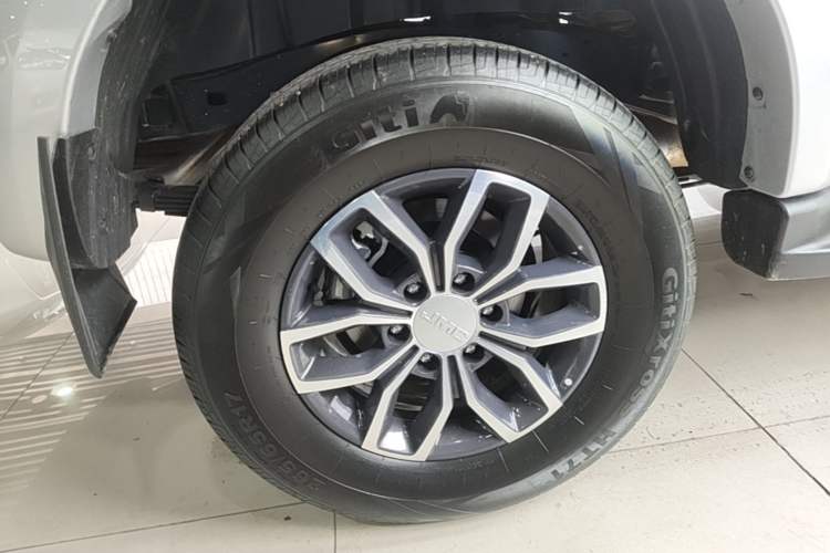 Used JMC Yuhu 7 2023 2.0T Automatic Diesel 4x4 Comfort Edition with Long Wheelbase and Flat-Floor Cargo Bed Exterior 5