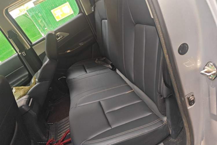 Used JMC Yuhu 7 2023 2.0T Manual Diesel 4x4 Comfort Plus Long Wheelbase Left Rear Seat