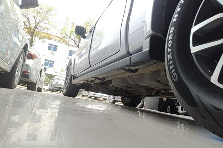 Used JMC Yuhu 7 2023 2.0T Automatic Diesel 4x4 Comfort Edition with Long Wheelbase and Flat-Floor Cargo Bed Left Side Sill
