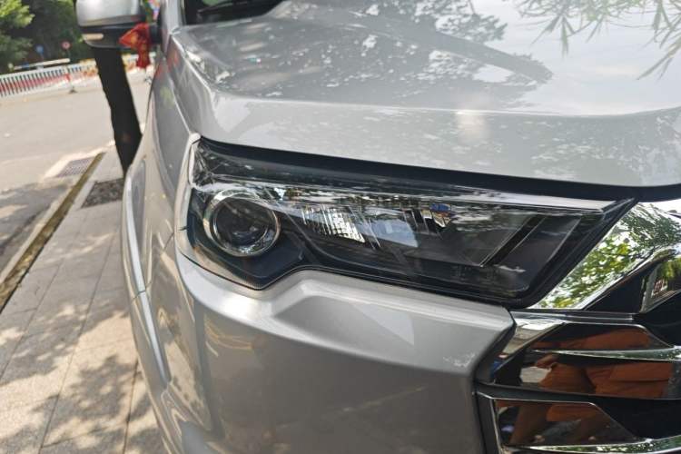 Used JMC Yuhu 7 2023 2.0T Manual Diesel 4x4 Comfort Plus Long Wheelbase Right Front Headlight